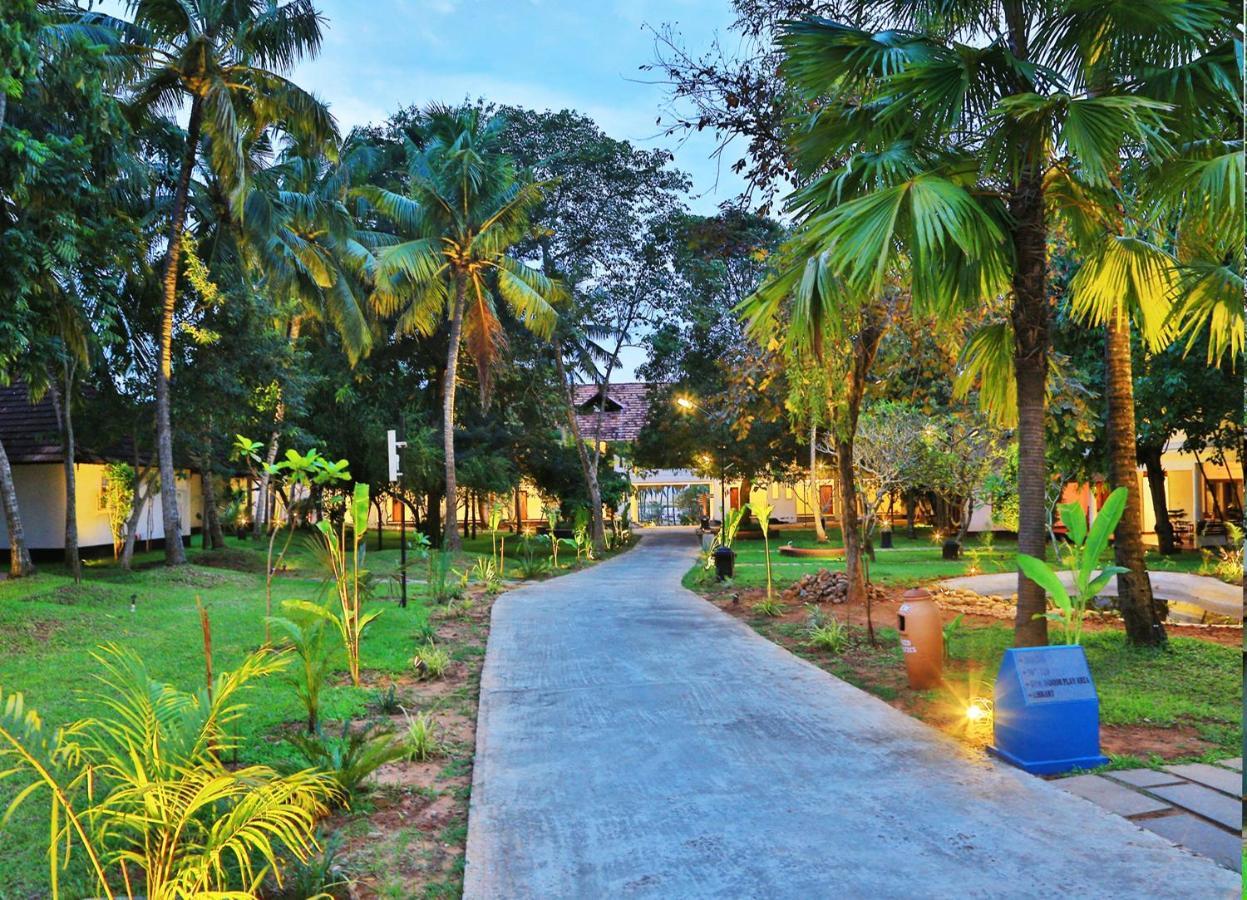 Estuary Sarovar Premiere Island Resort 5*