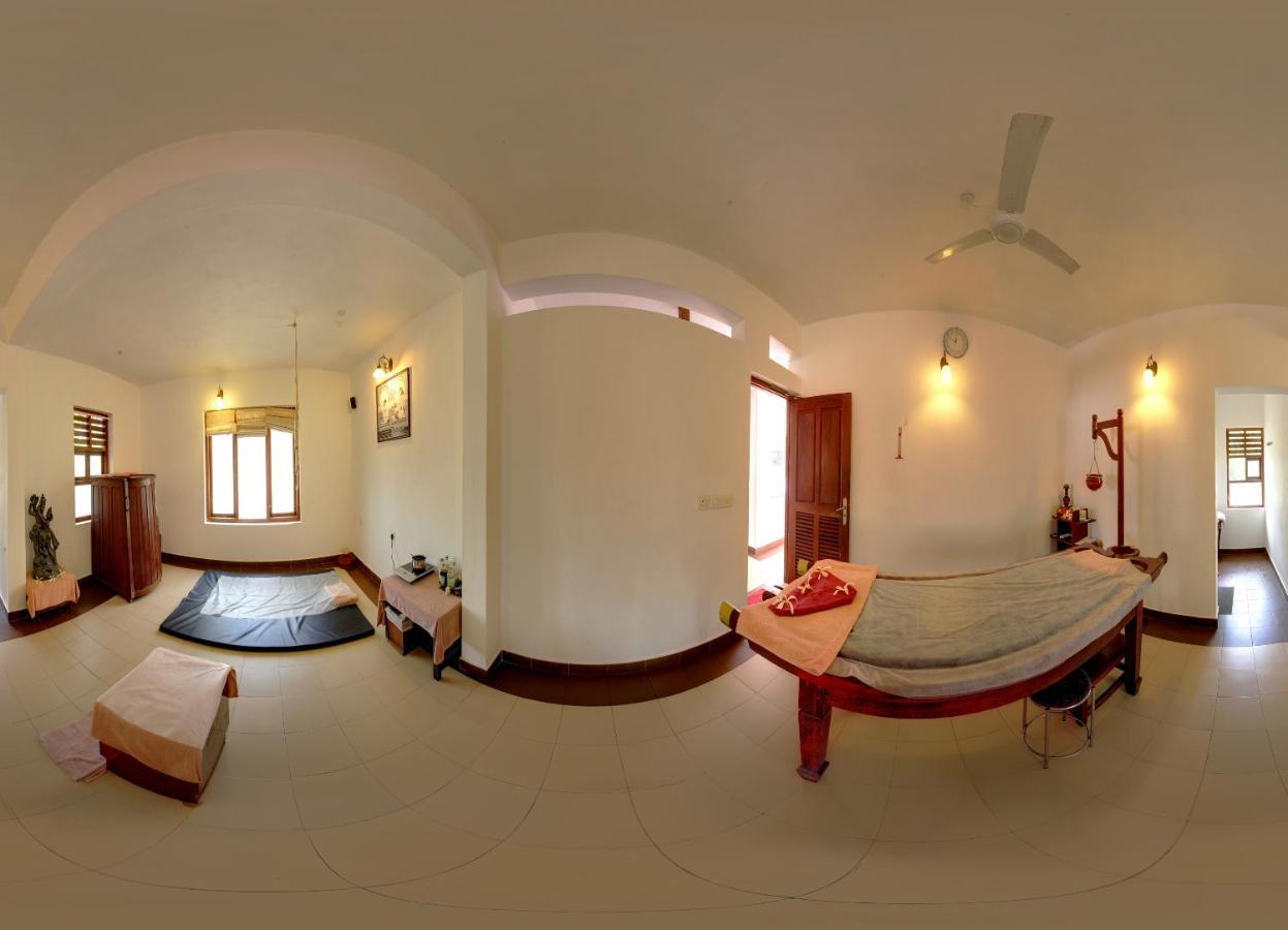Resort Estuary Sarovar Premiere Island