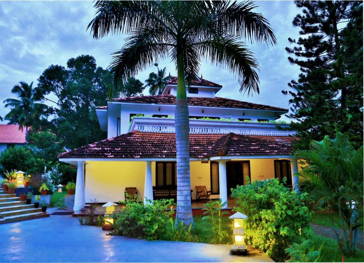 Estuary Sarovar Premiere Island Resort 5*