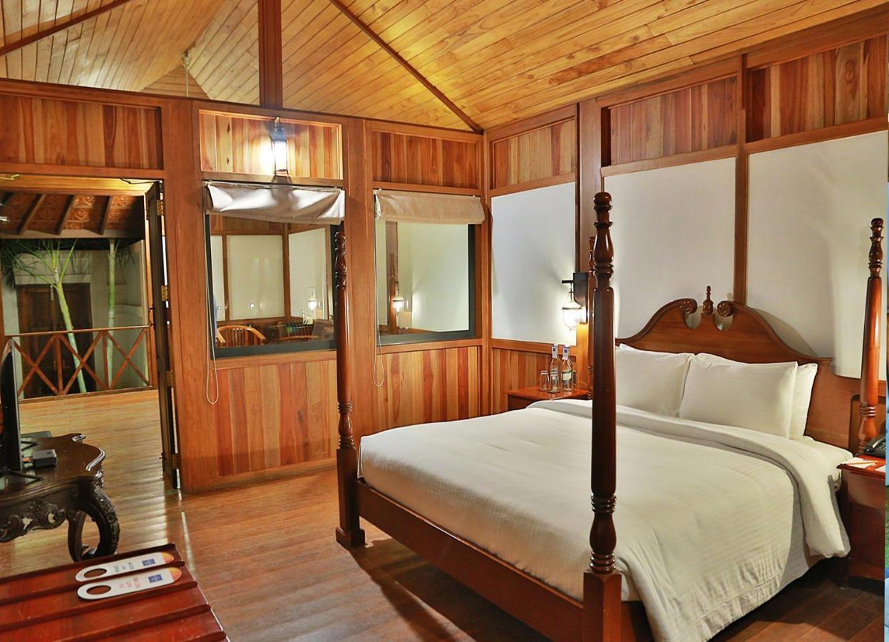 Estuary Sarovar Premiere Island Resort Poovar