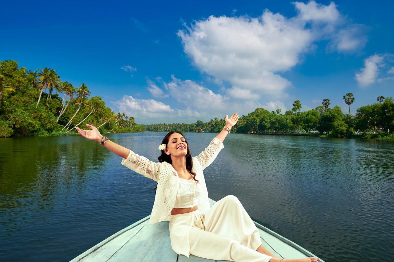 Resort Estuary Sarovar Premiere Island